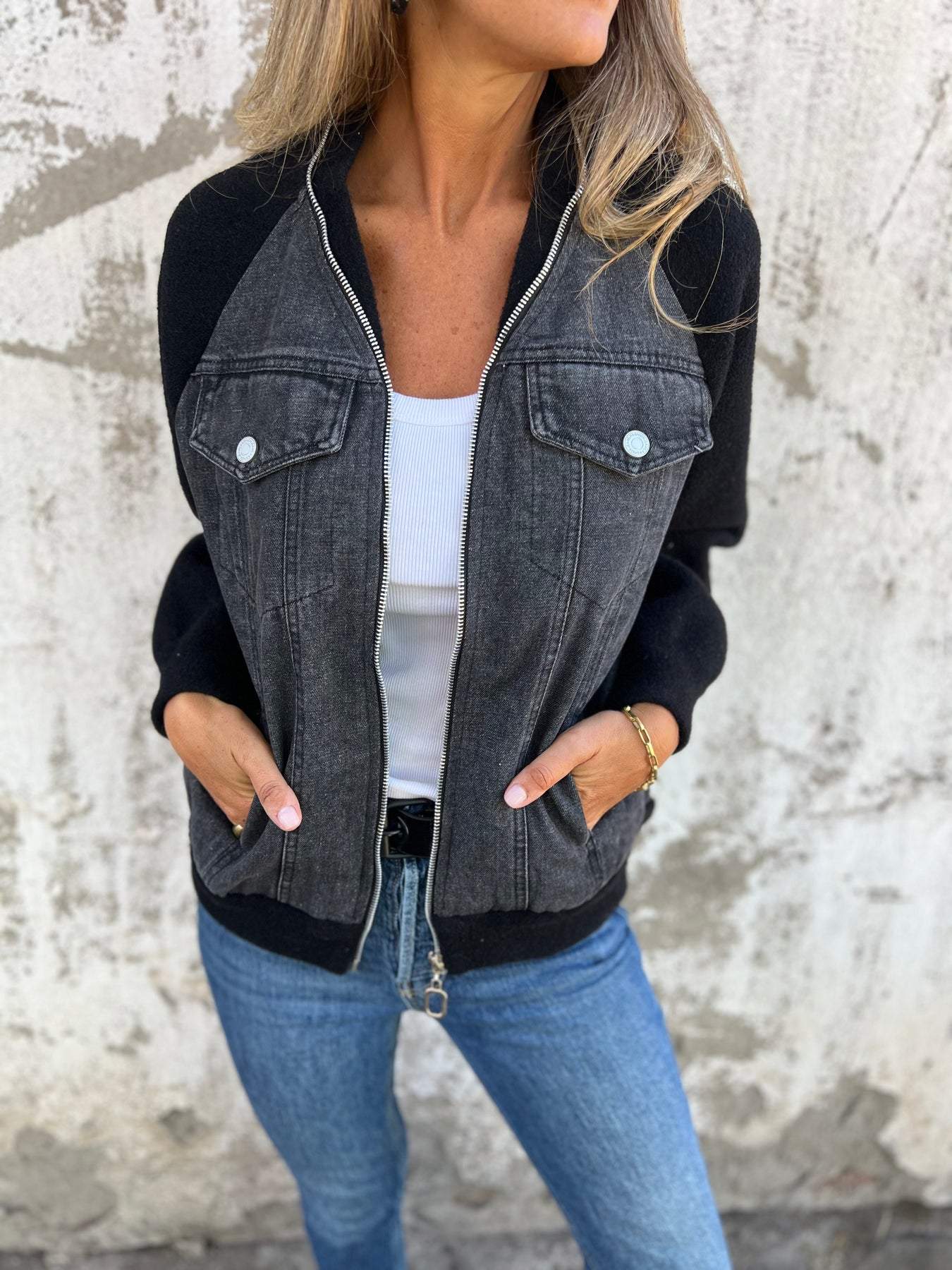 AURENÉ™ | Casual jakke med lynlåslukning og V-hals